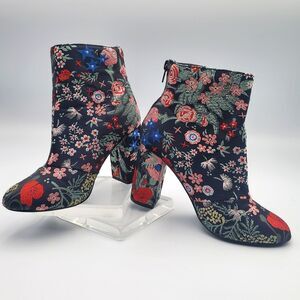 Bohemian Tapestry Indie Embroidered Artsy Boho Ankle Boot Heels Women 6 Back Zip